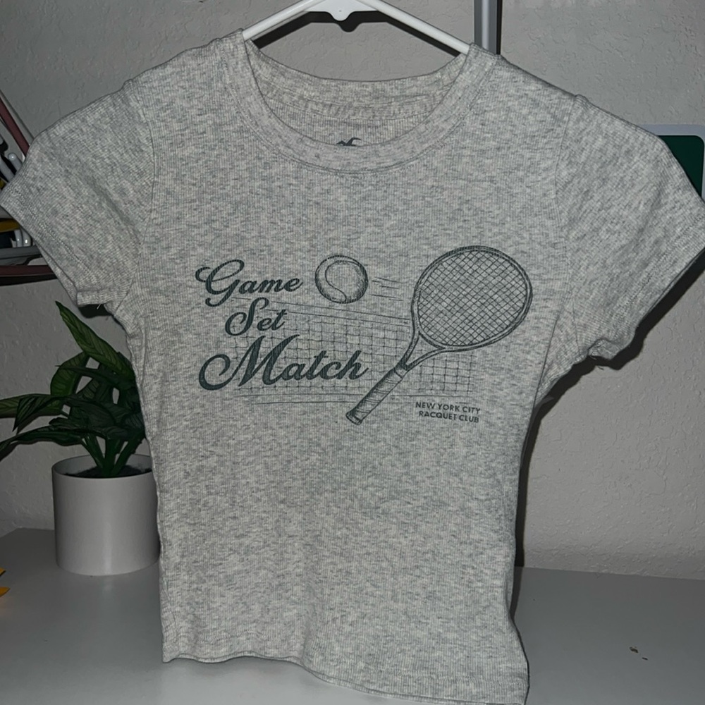 Hollister racquet ball baby tee size xs